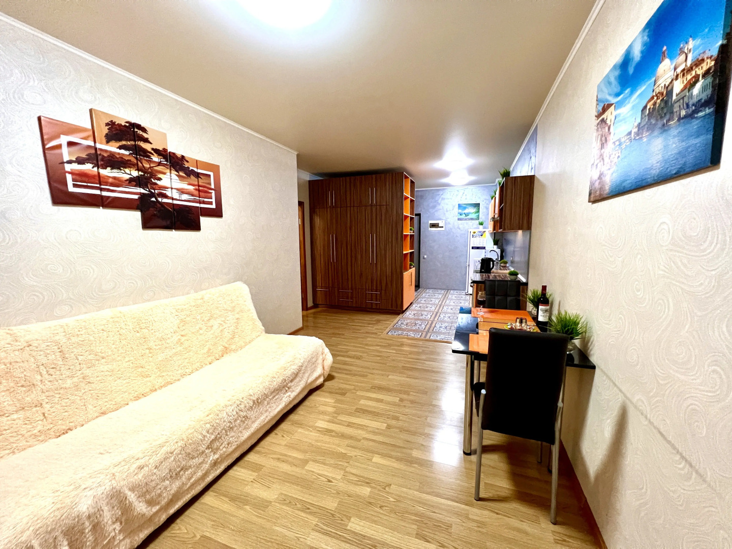 Апартаменты двухкомнатные на 13 этаже в ЖК Современник рядом с МТЛ-Арена