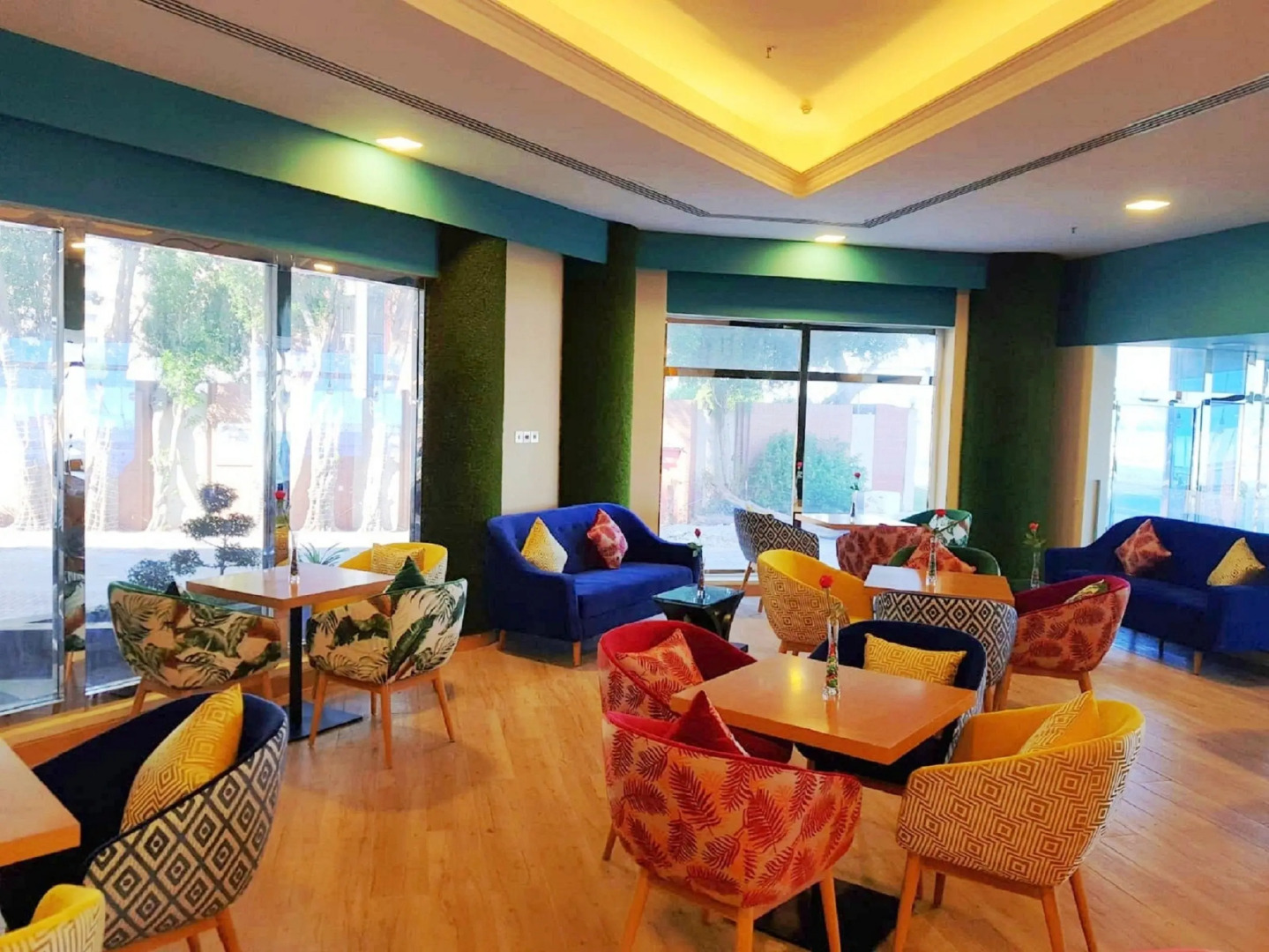 Отель Phoenicia Tower Hotel&Spa