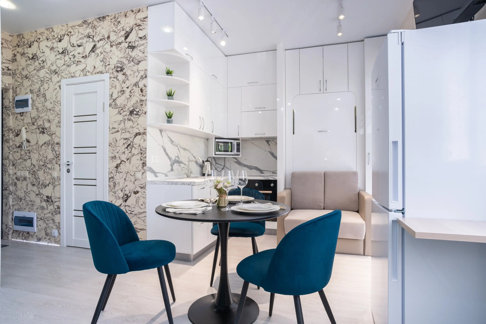 Апартаменты Red Apartments Арт Лайт Сити Кортес