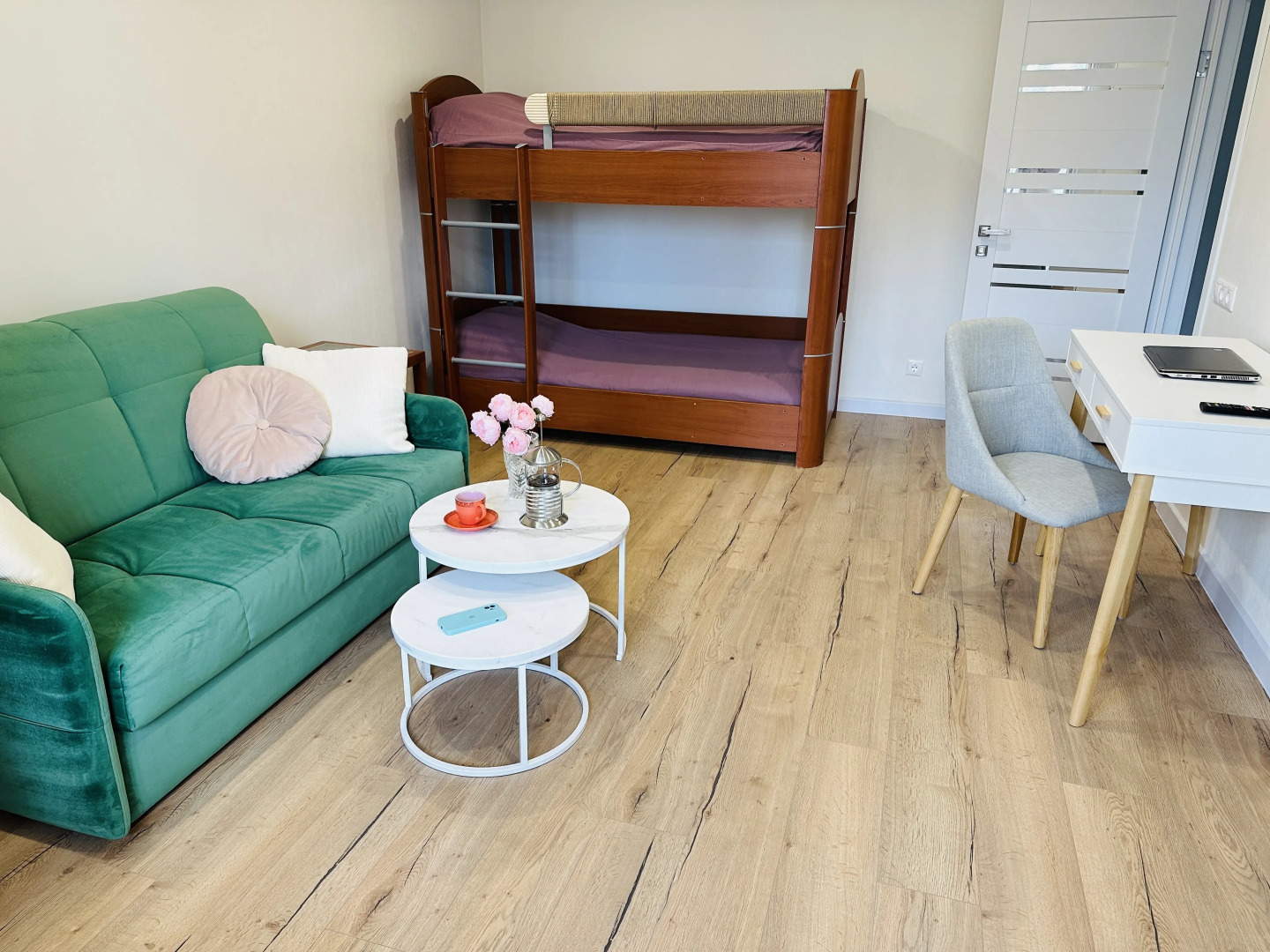 Квартира Цвет Моря на Навагинской 2-комнатная