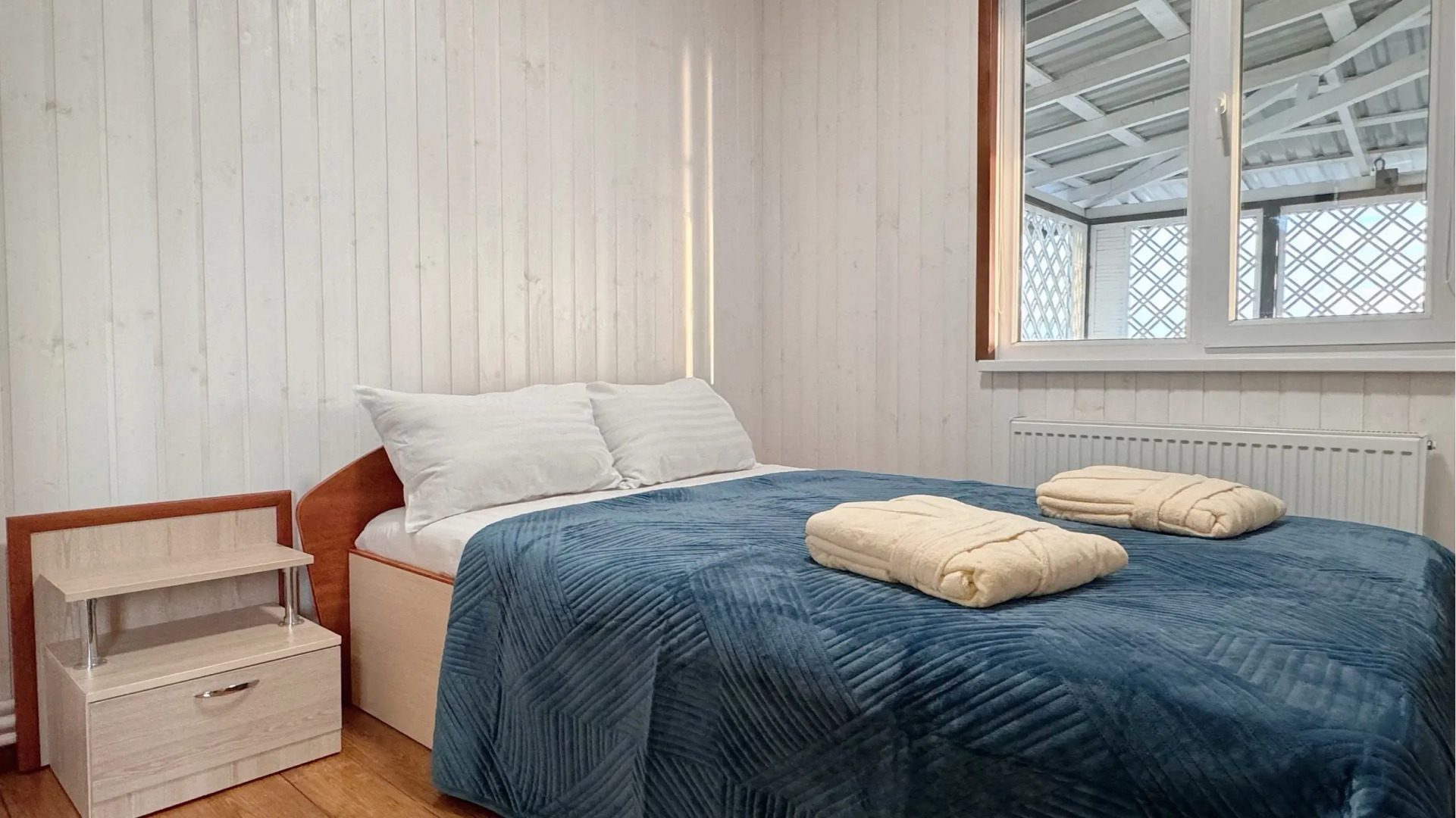 Частный дом у моря с беседкой