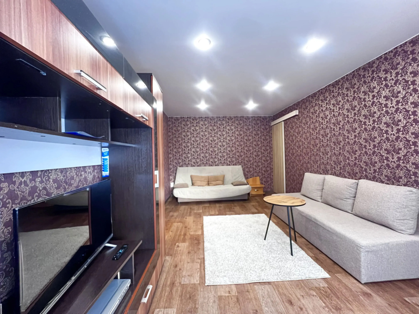 Апартаменты 51 Возле ТЦ Мурманск Молл Полярное Убежище на Полярных Зорях, 3