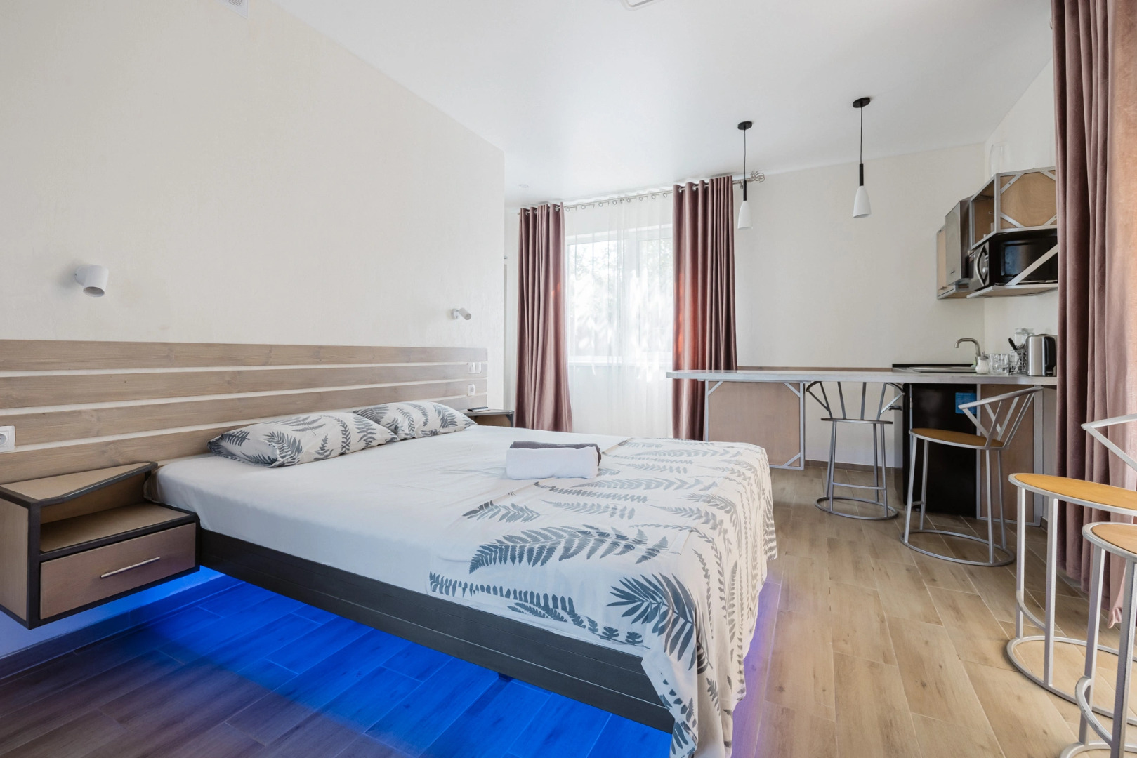 Студия # 10 с личной террасой