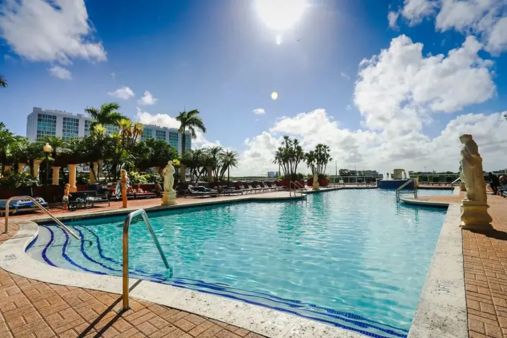 Апарт-Отель Intracoastal Yacht Club