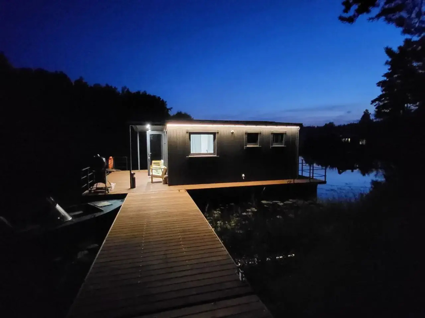 Гостевой дом на воде Наедине