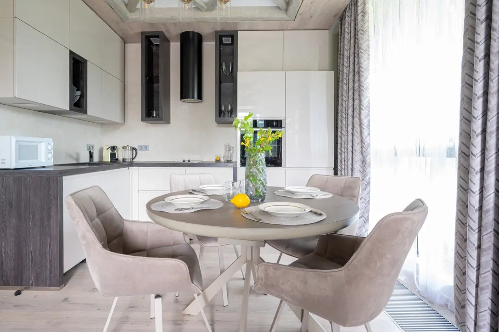 Апартаменты с камином и террасой