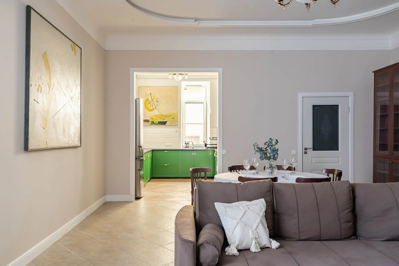 Квартира писателя в центре Петербурга с бесплатной парковкой