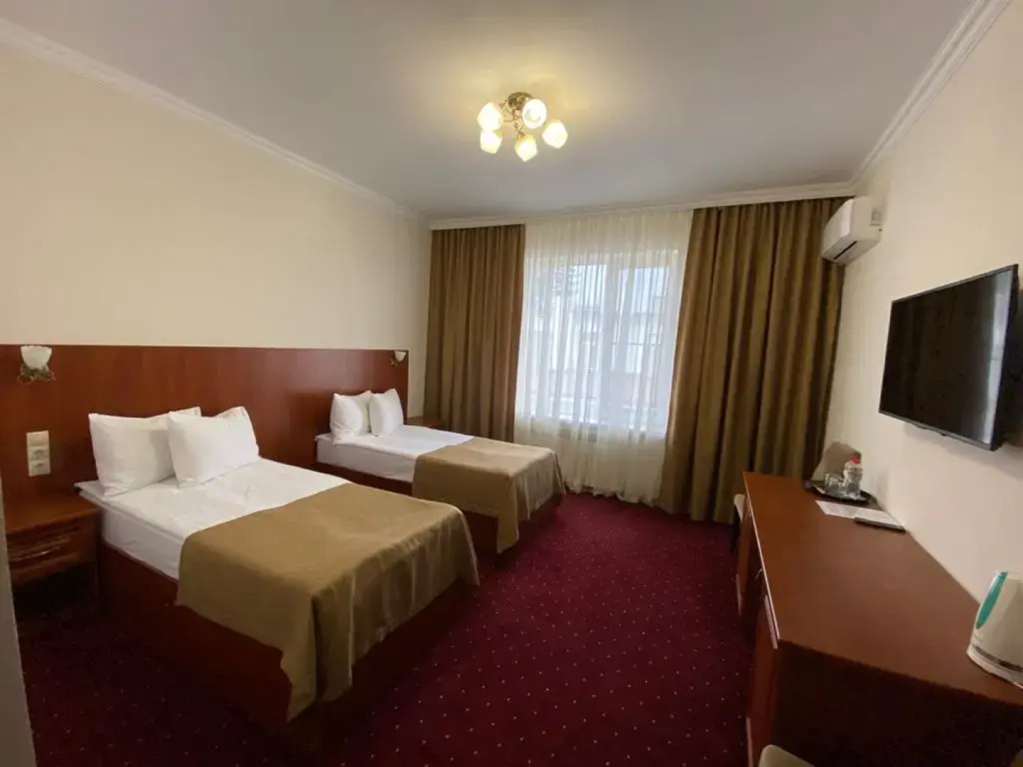 Отель Корона