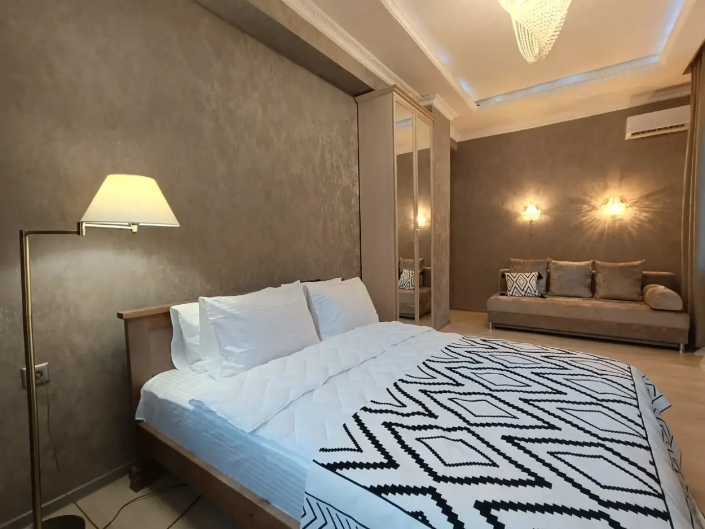 Квартира двухкомнатная в самом центре города