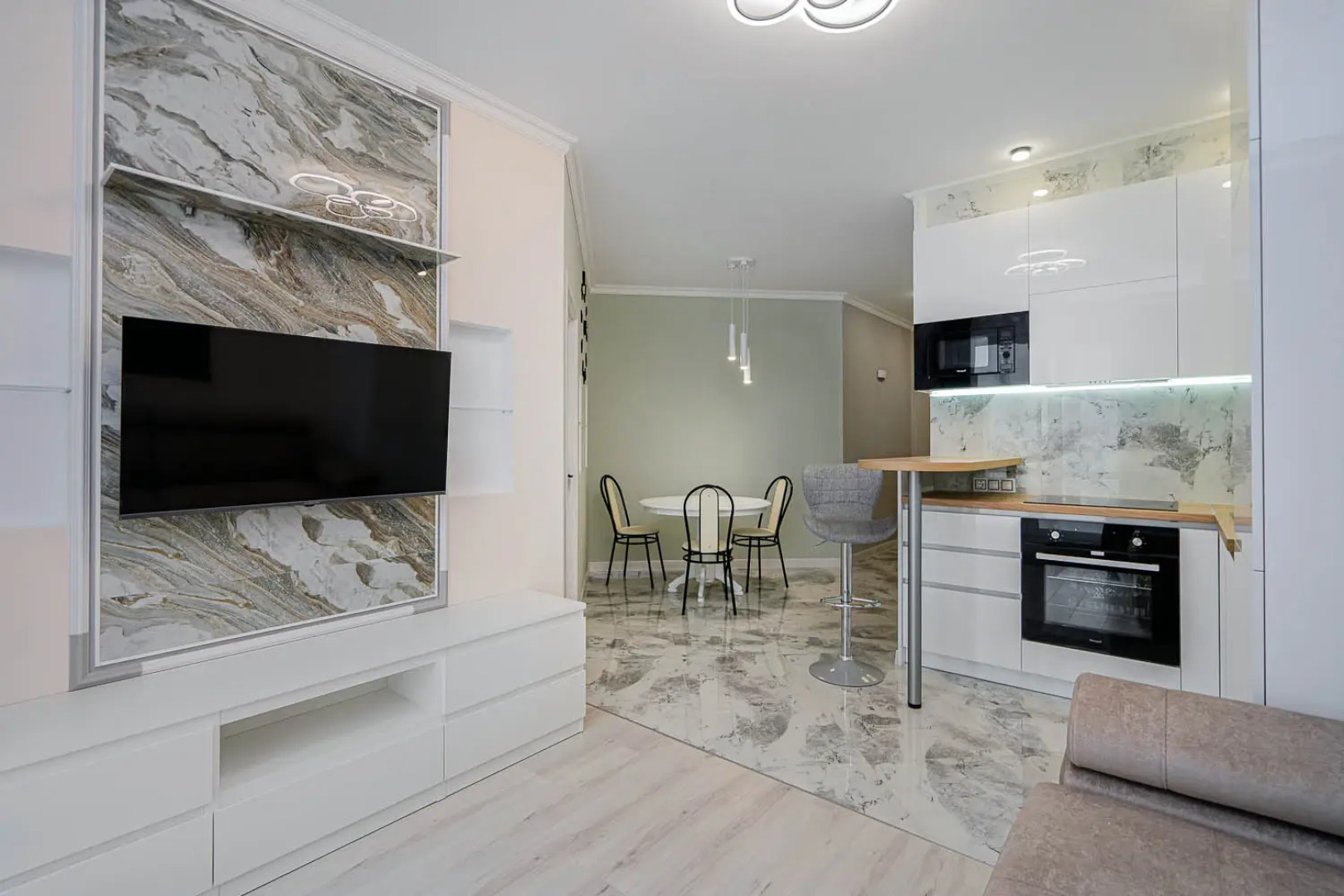 Квартира Двухкомнатные апартаменты Ladgorna на Дзержинского 19