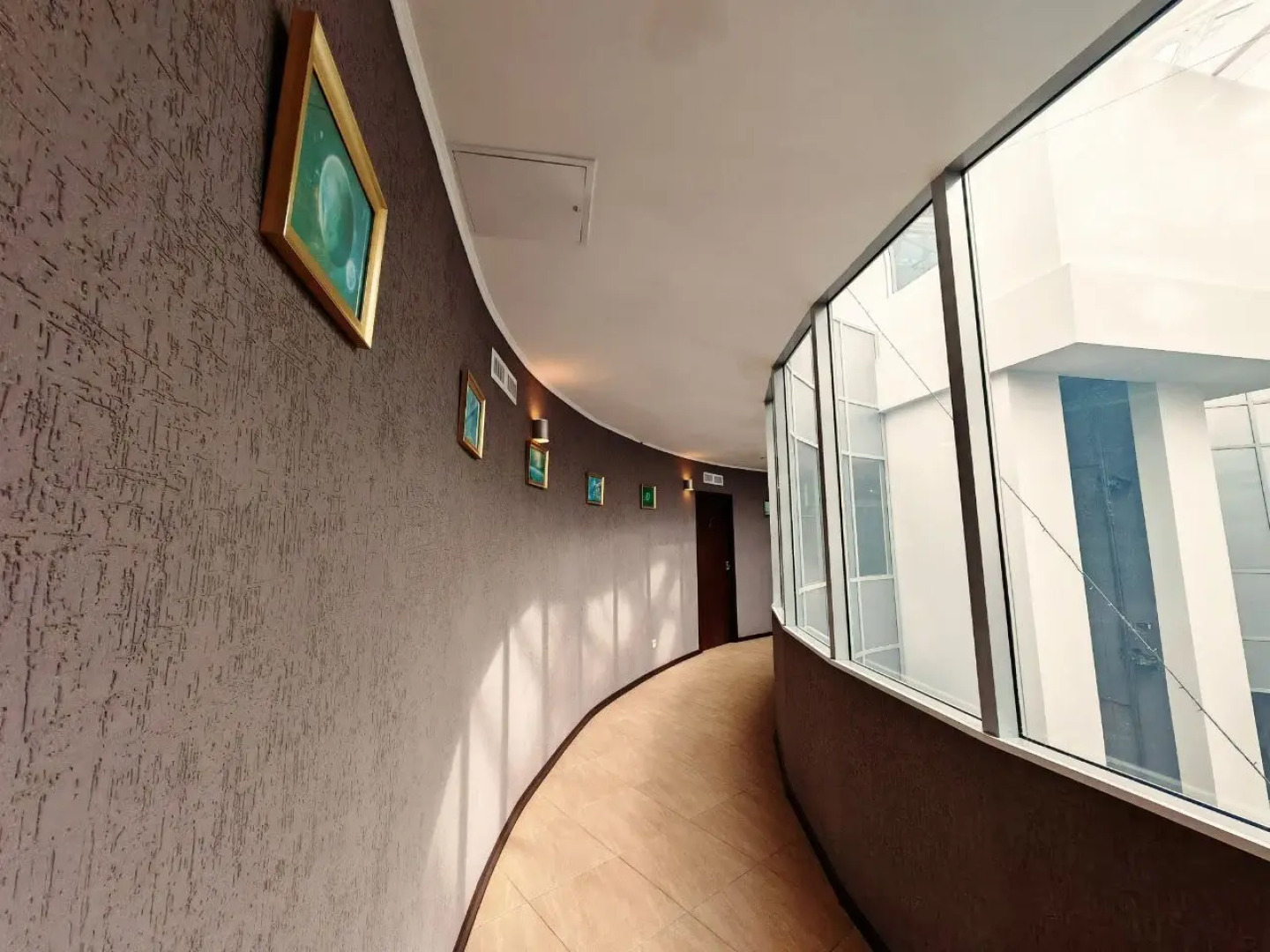 Отель Космос