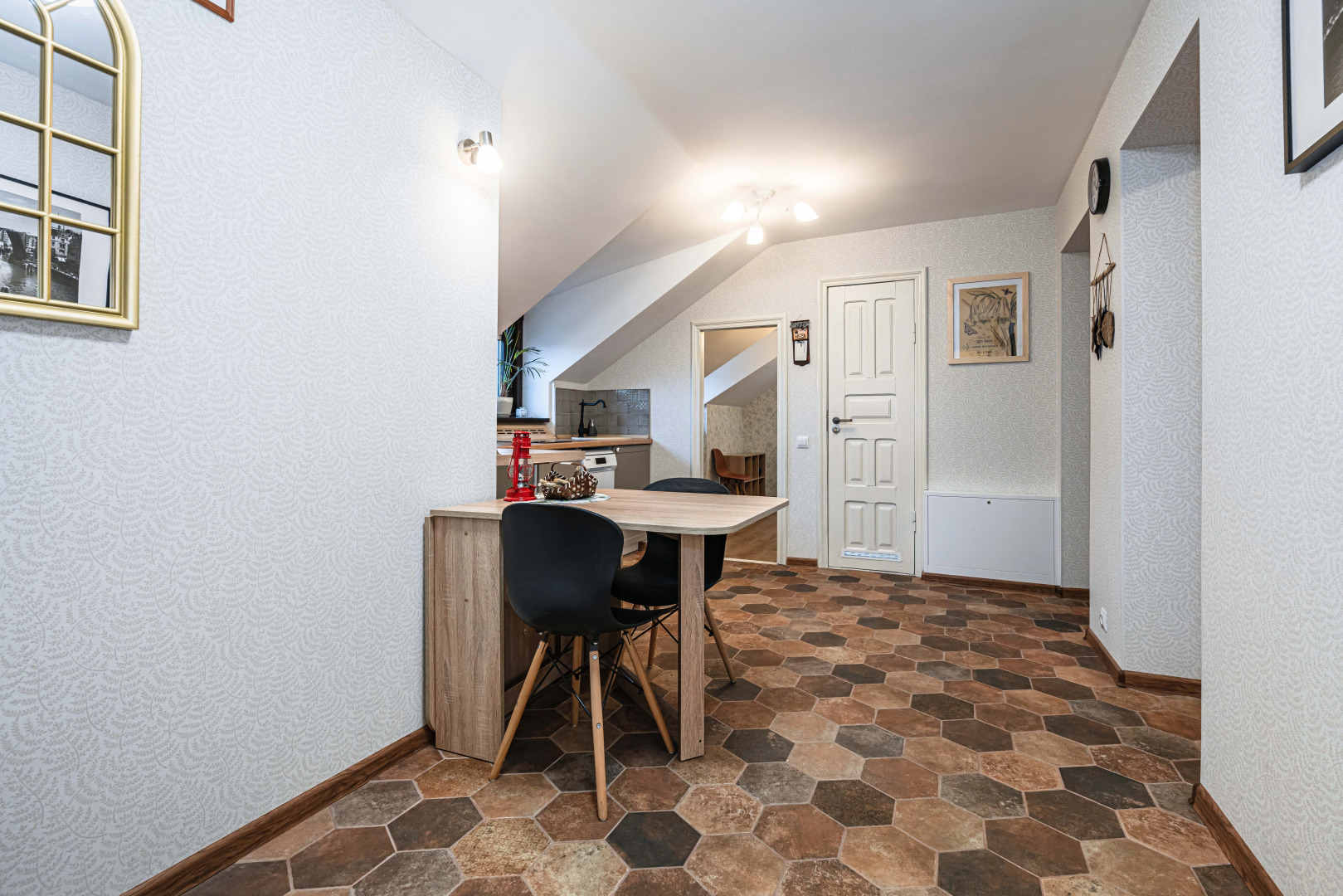 Квартира Трехкомнатная Московская 12