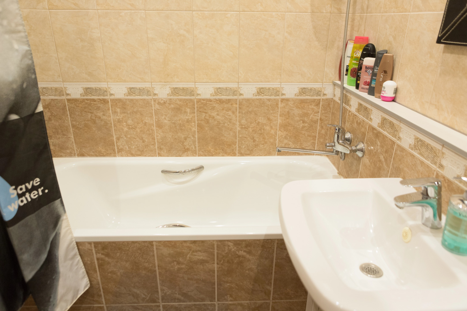 Bulvar 60-Letiya Pobedyi 10 Apartments