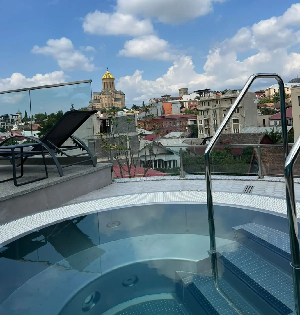 Отель Banovani