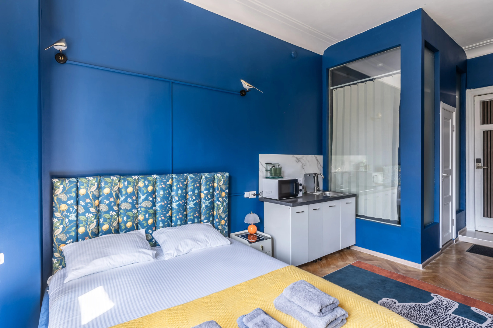 Апартаменты ВО 14/65 Синий свет