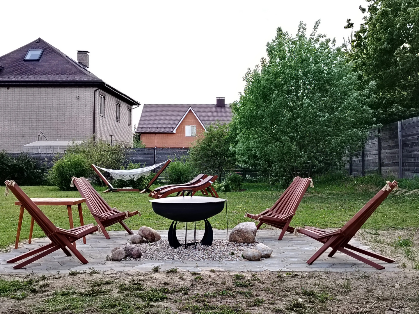 Частный дом Уютный с купелью, сауной и камином Лаундж с гамаком и лежаками