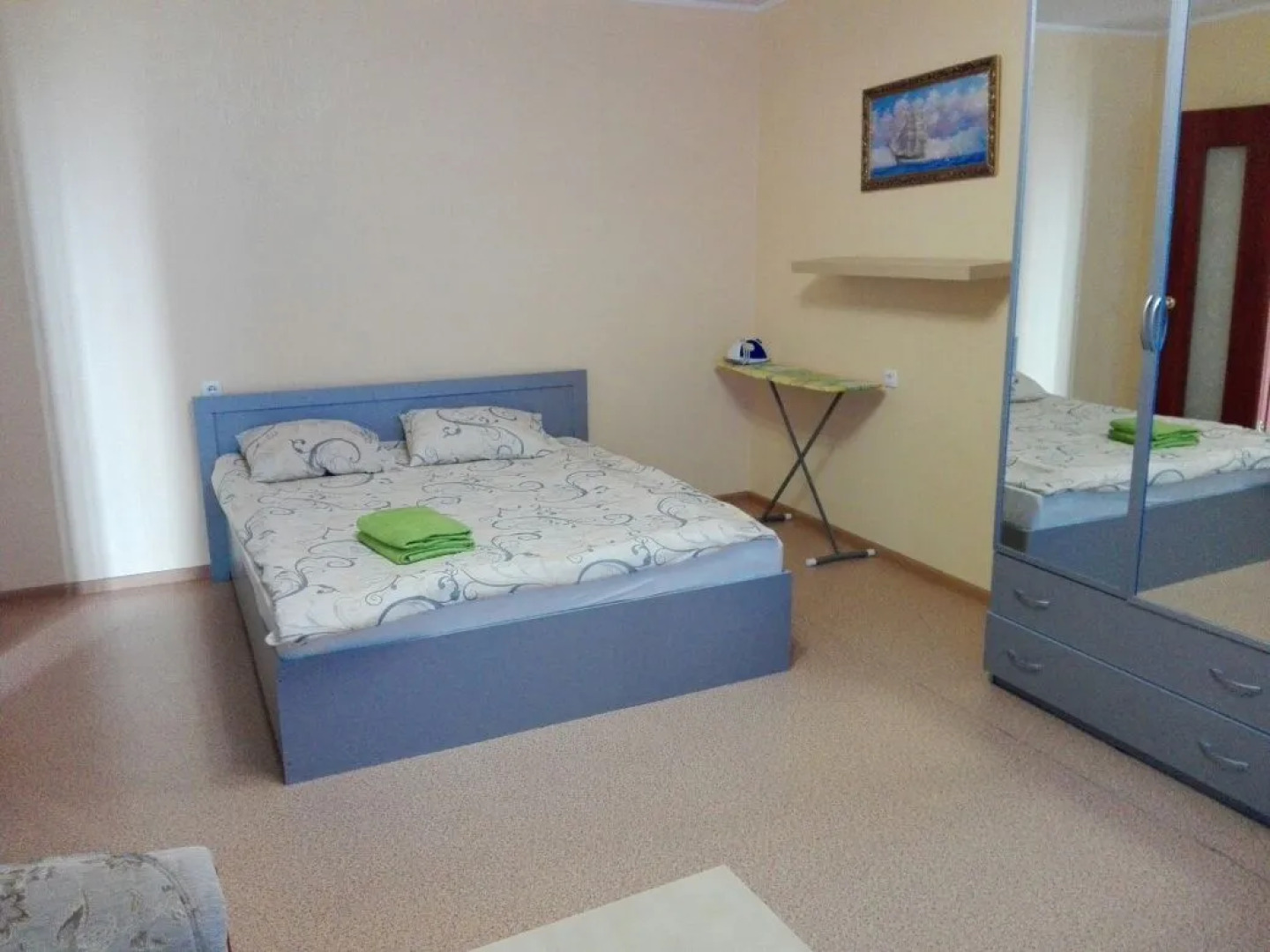 Апартаменты Квартирный Вопрос на Лазурная 17