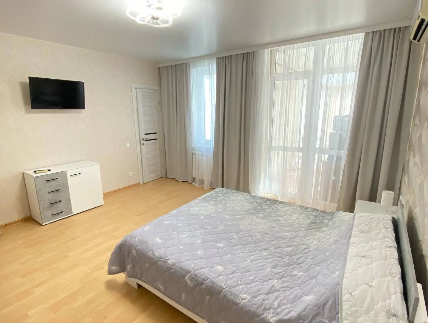 Апартаменты №8 Стандарт улучшенный, 2 линия, боковой вид на море (4чел)