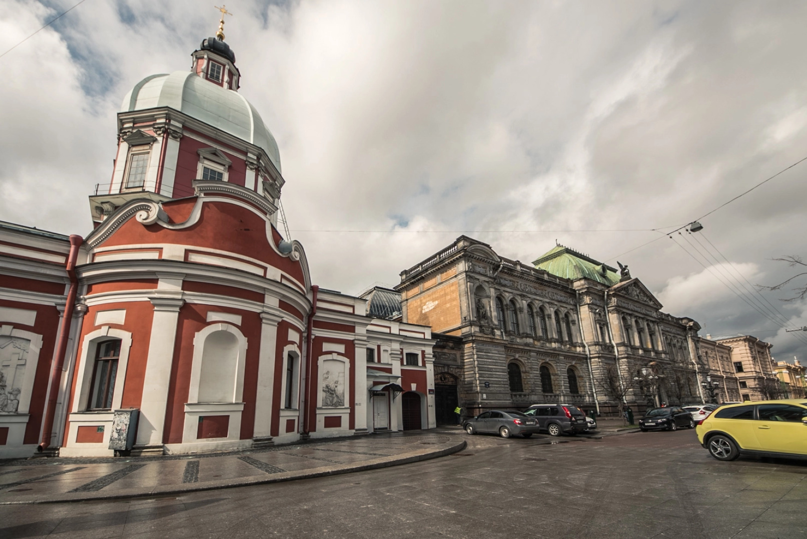 Апартаменты с Балконом Рядом с Летним Садом