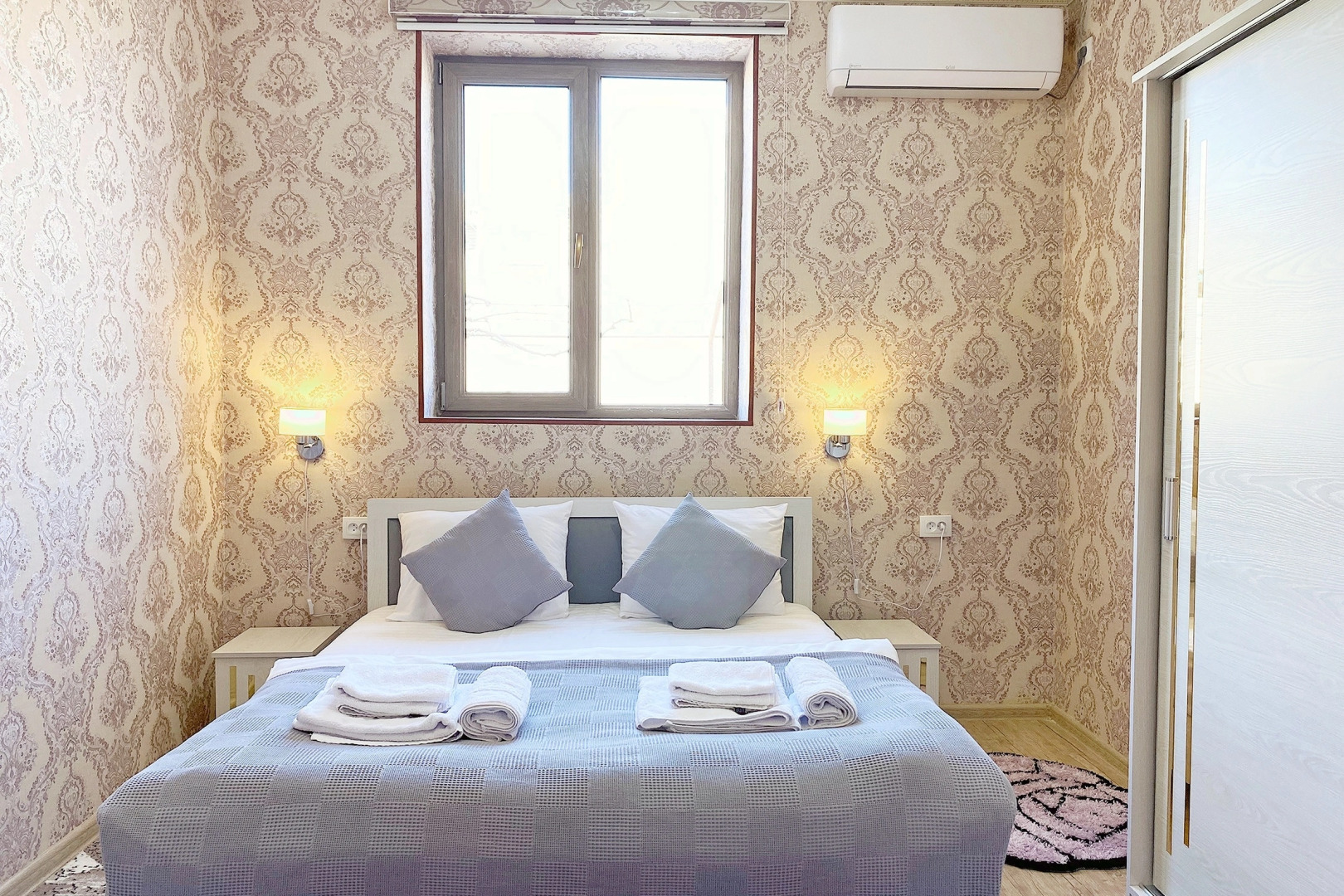 Отель Nanosh East