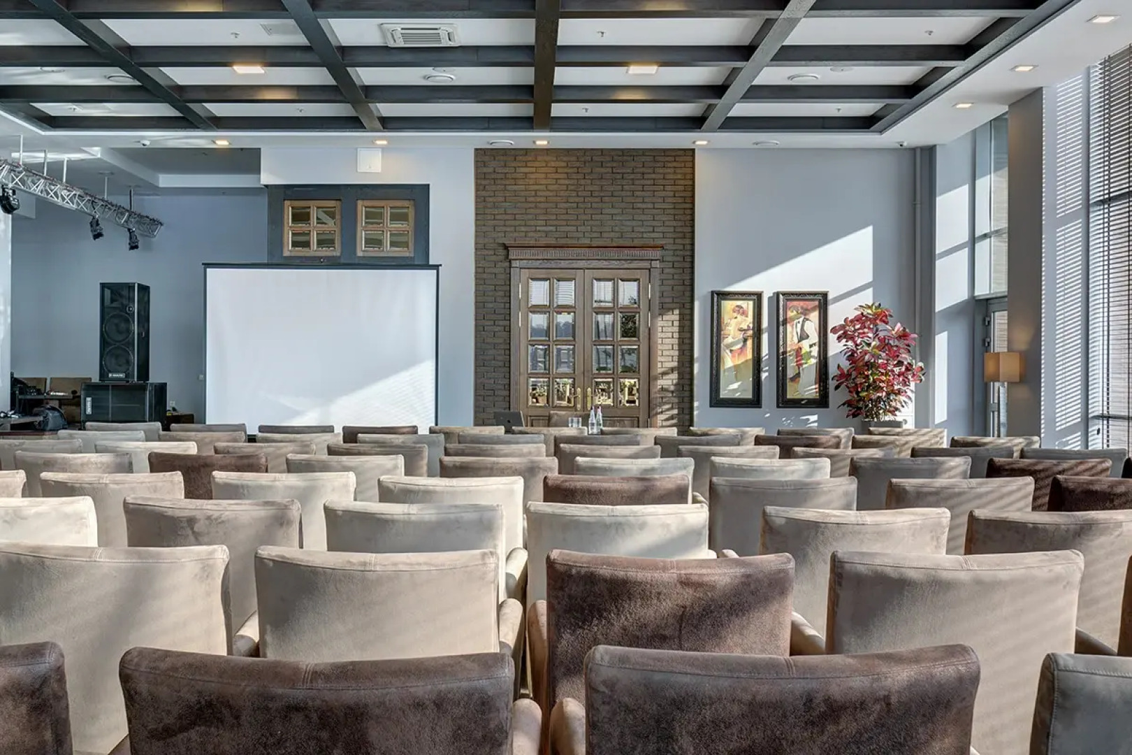 Отель Астро Плаза