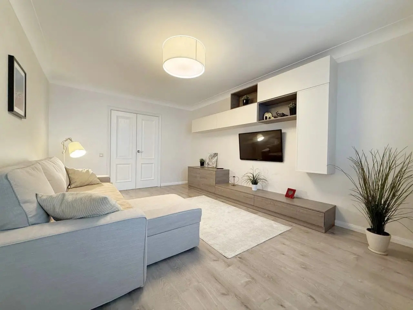 Апартаменты 4-комнатные HomeApart Сторожовская 8 (2)