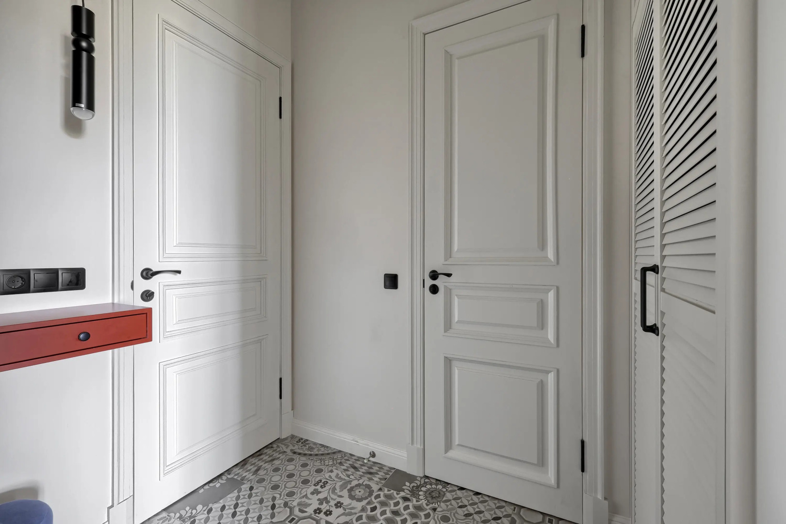 Апартаменты MyHomeYourHome на Чайковского 2\7