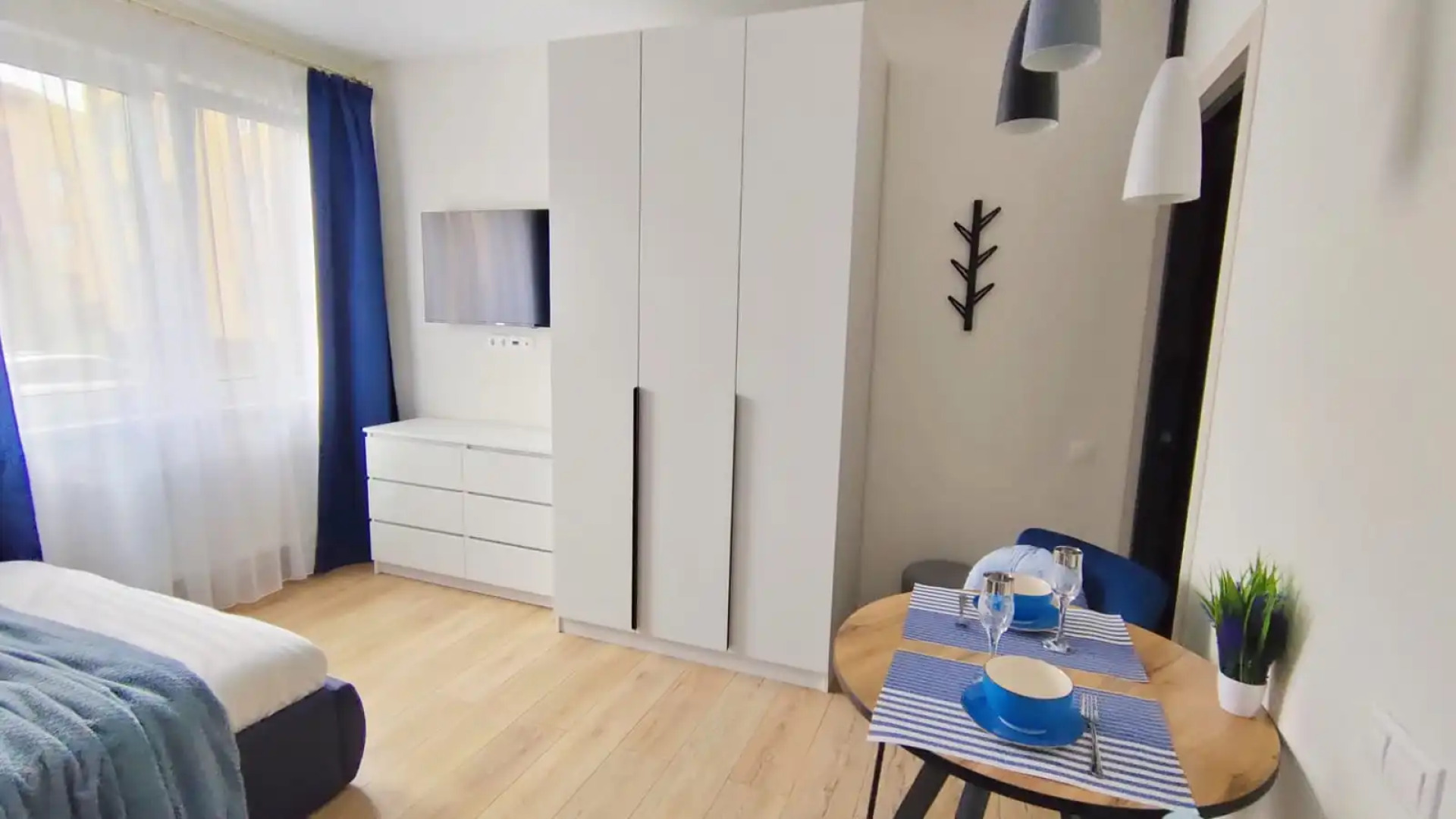 Квартира Королевский синий