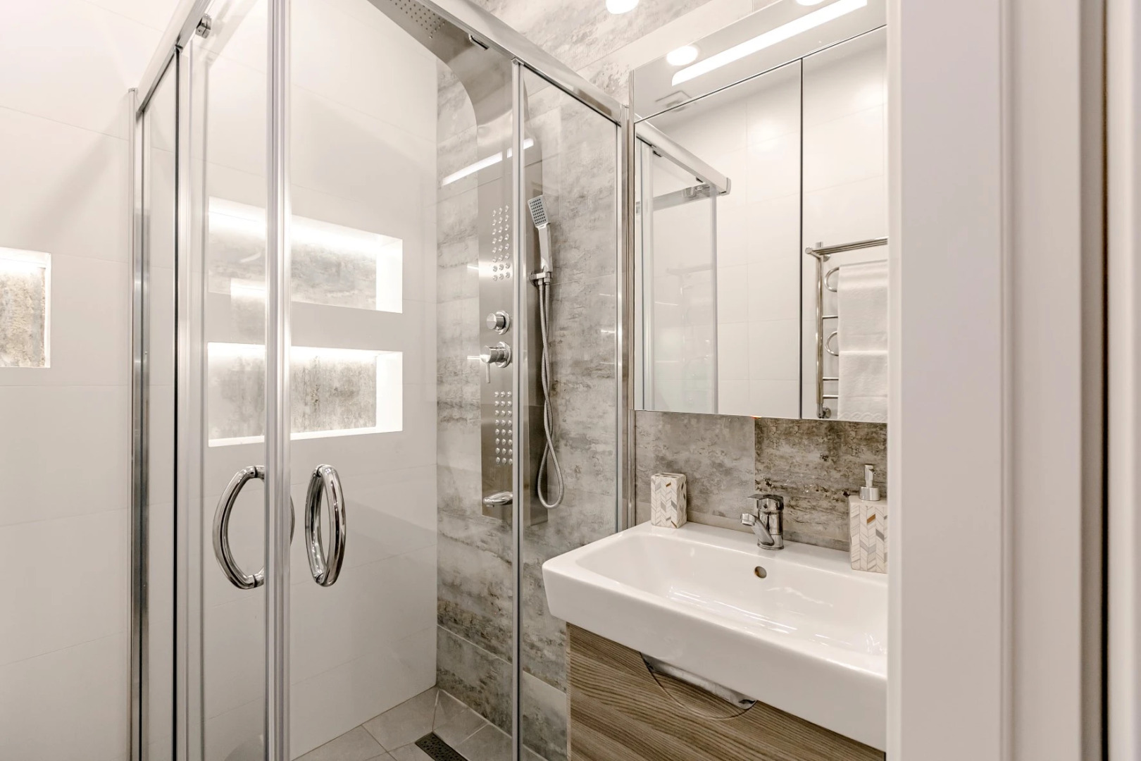 Апартаменты Оливия от Ирины Савельевой + В курортной зоне + Сразу у входа в парк к Красному солнышку и Долине роз