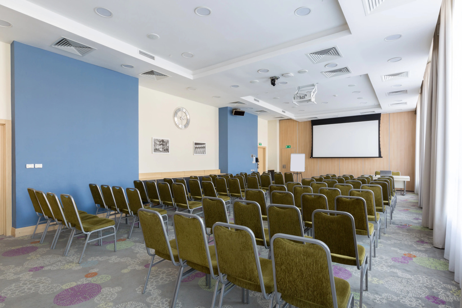 Отель Нестеров Плаза