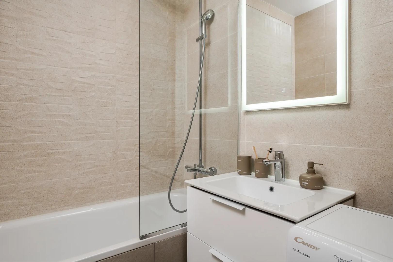 Апартаменты Comfort Life на Новоданиловской набережной Вдохновение