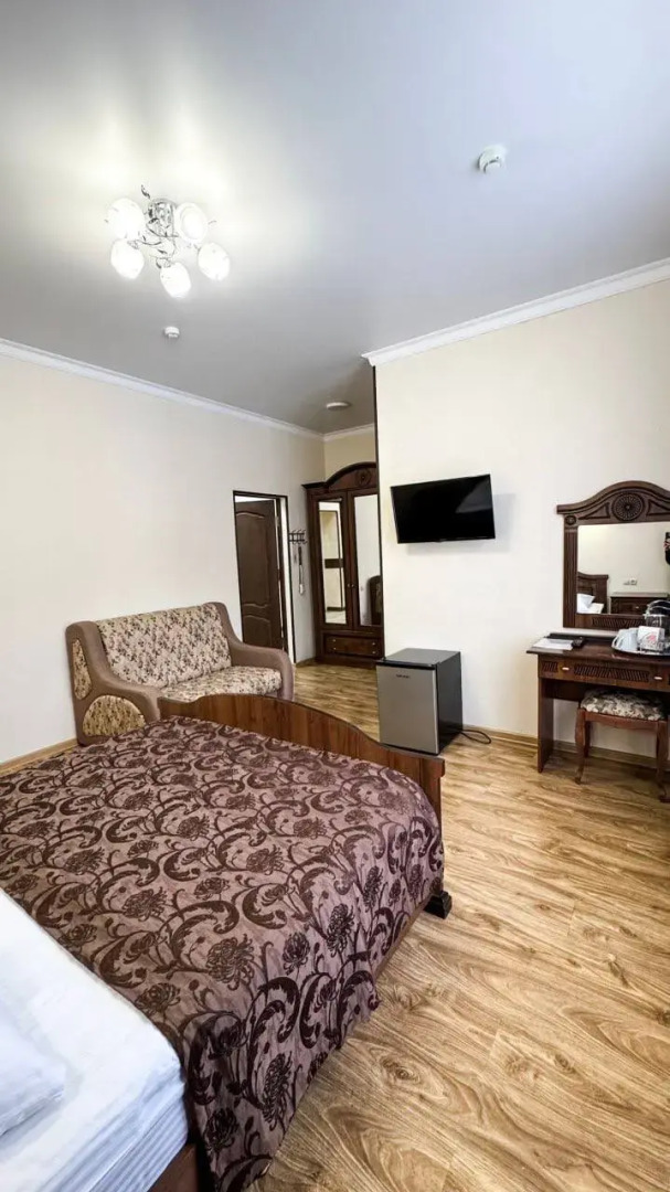 Отель Кавказ