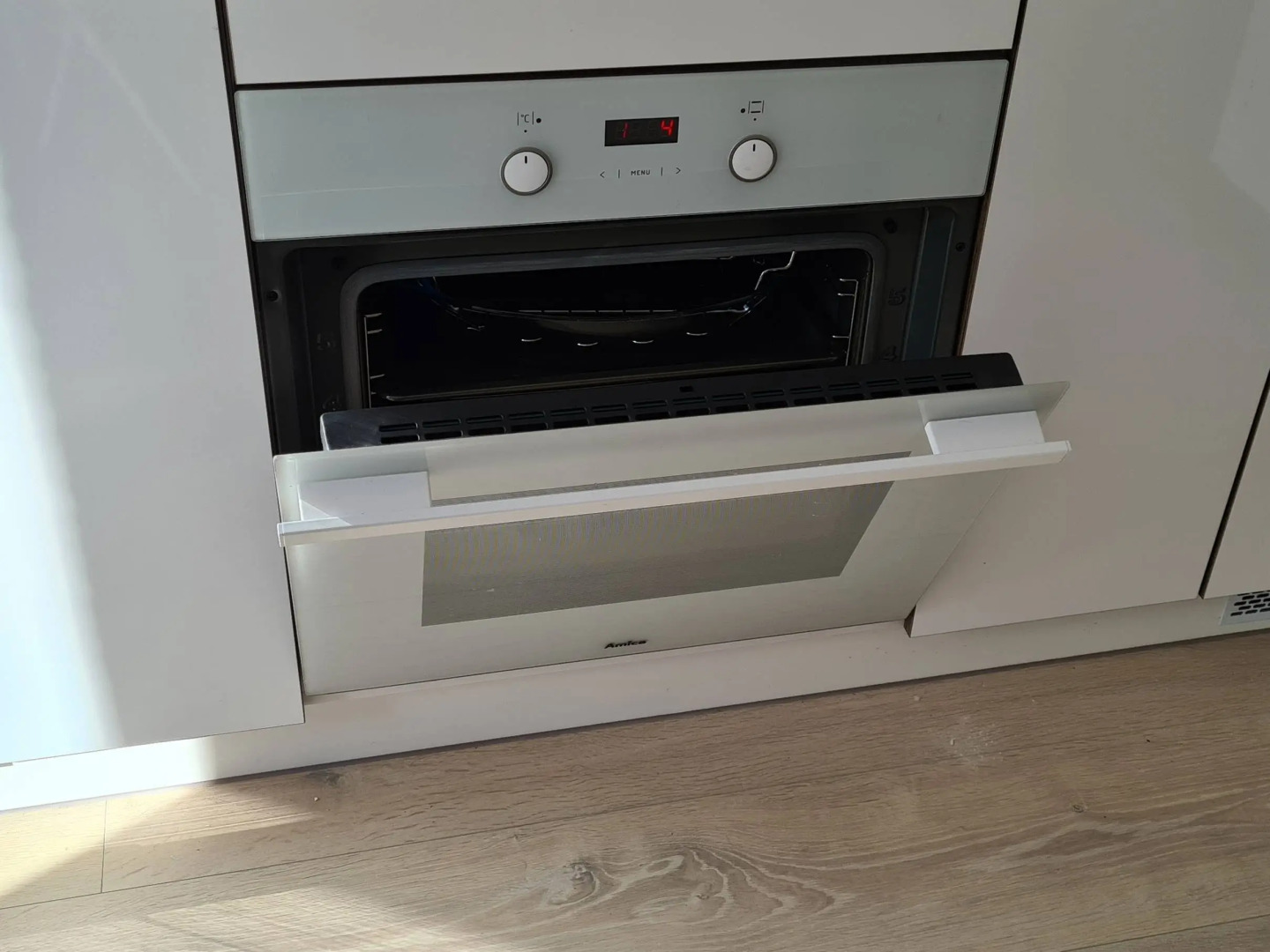 Двухкомнатная квартира на Тихомирова