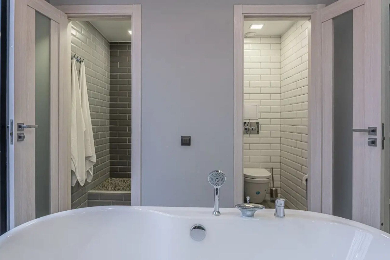 Отель Шепот