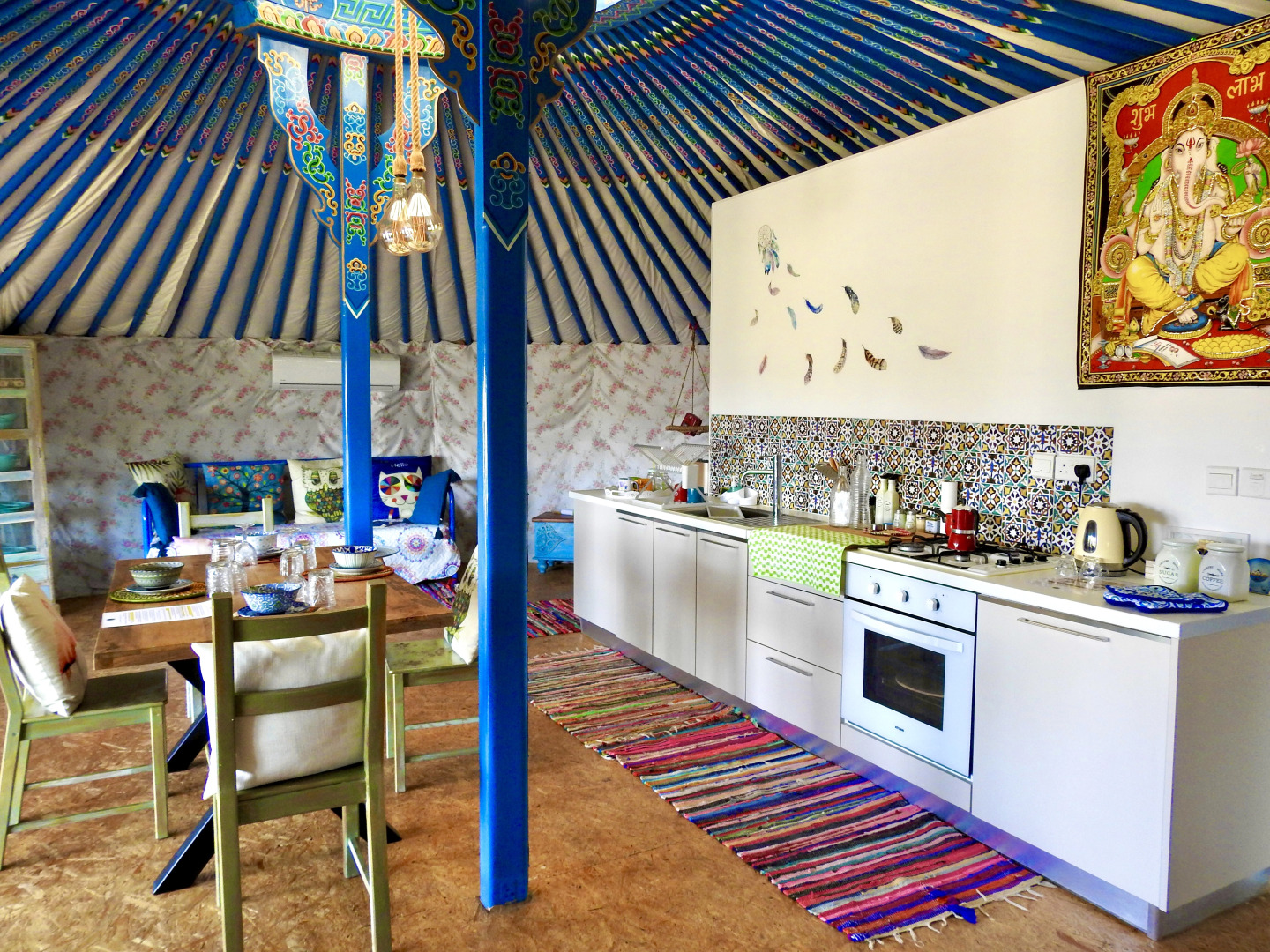 Глэмпинг Nirvana Yurts