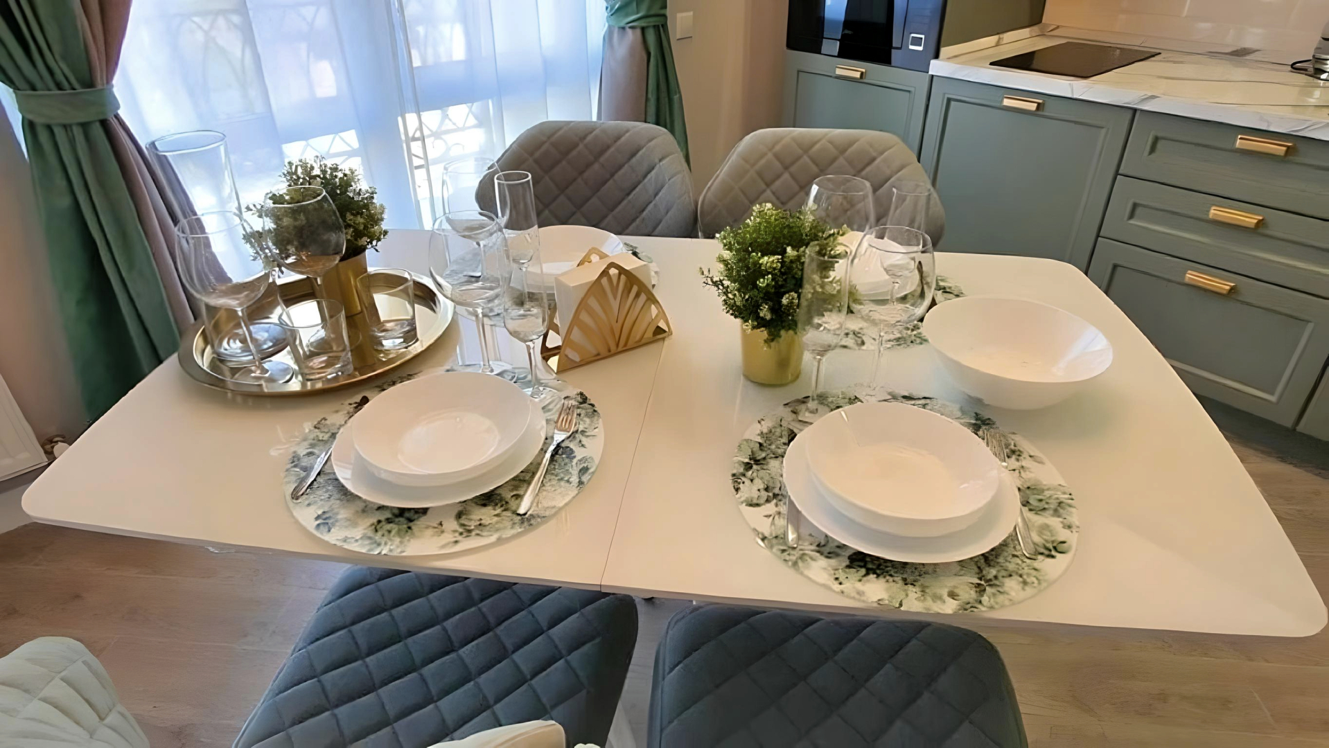 Апартаменты в современном стиле в ЖК "Изумрудный город"