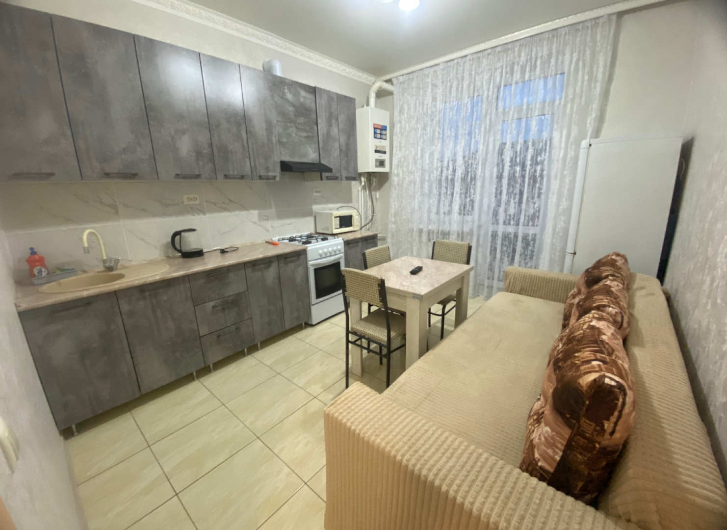 Квартира возле аэропорта с балконом