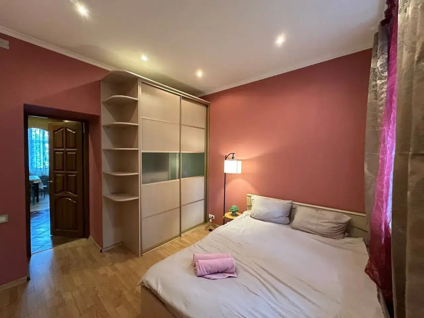 Квартира Большая в Центре Города с Парковочным Местом