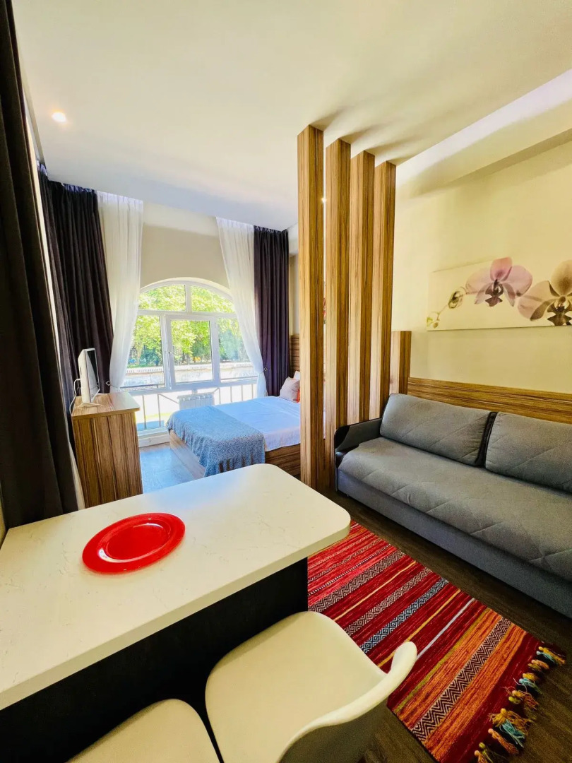 Апартаменты Эмилия с балконом парк Ривьера