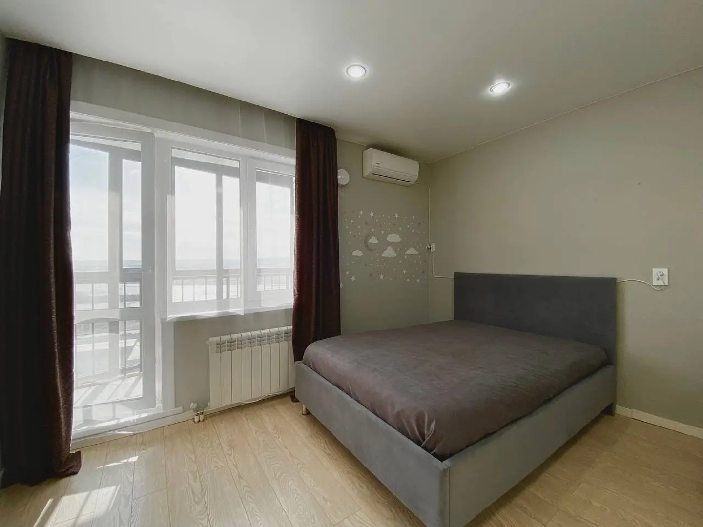 Апартаменты в Центре Города  на Высоком Этаже