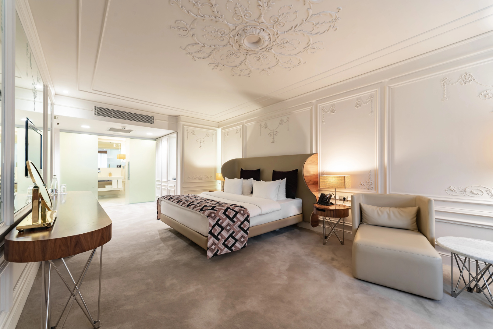 Crown Hotel St. Petersburg