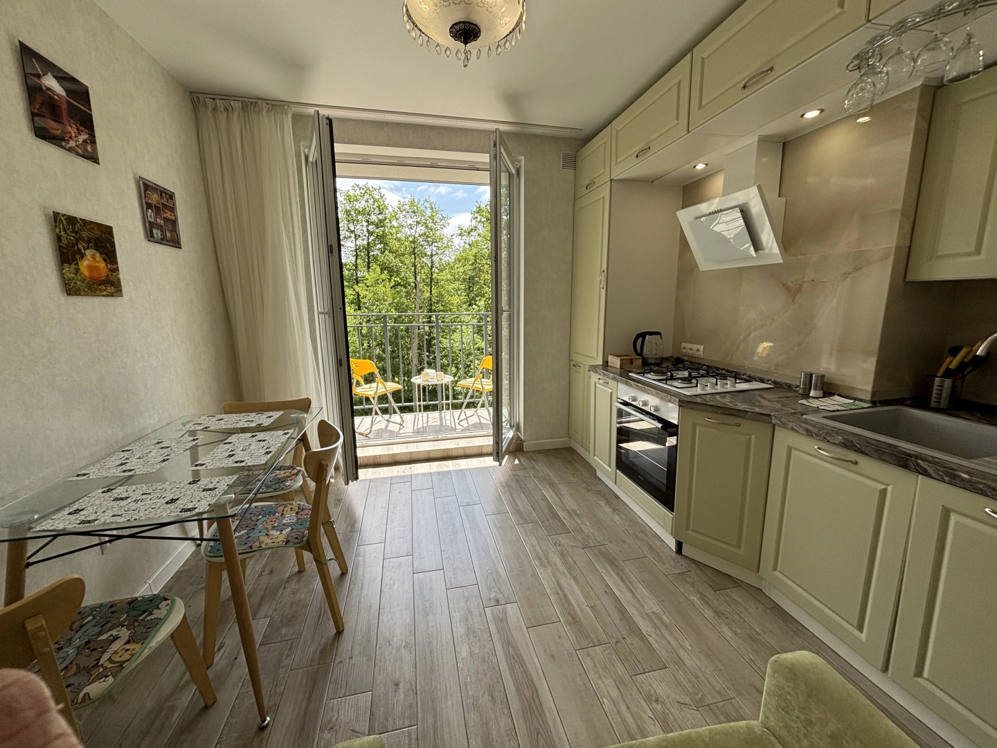 Квартира с видом на лес и пением птиц