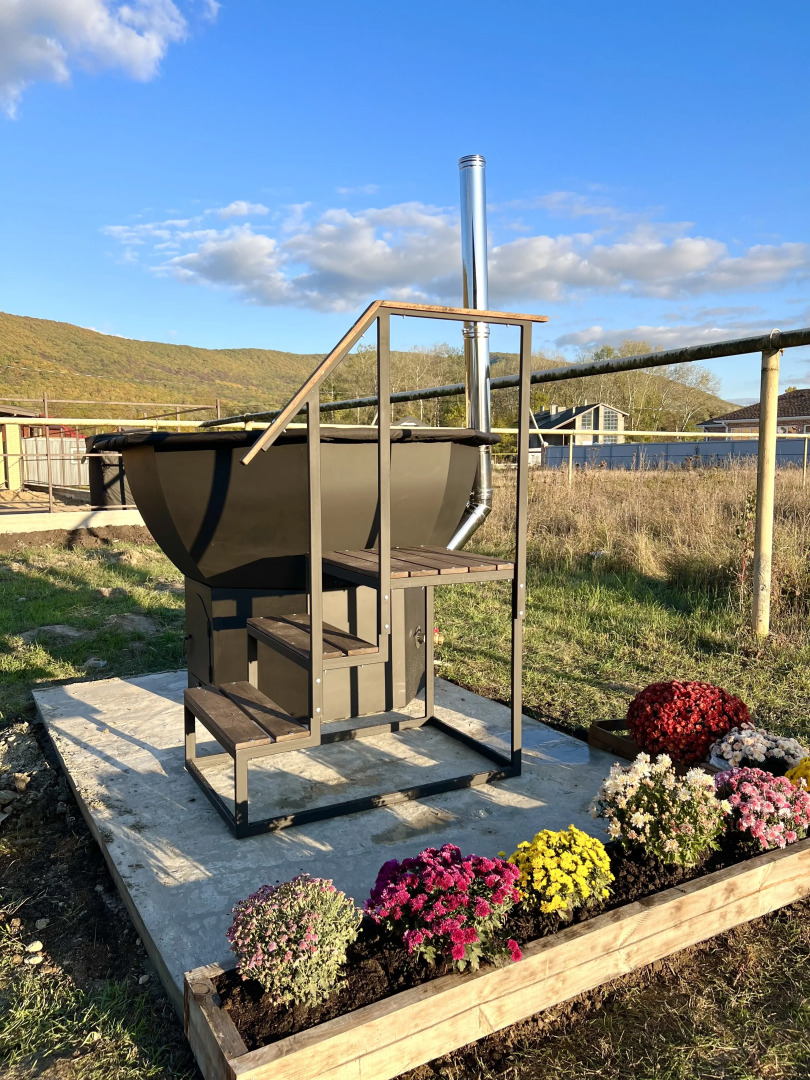 Частный дом У реки в горах