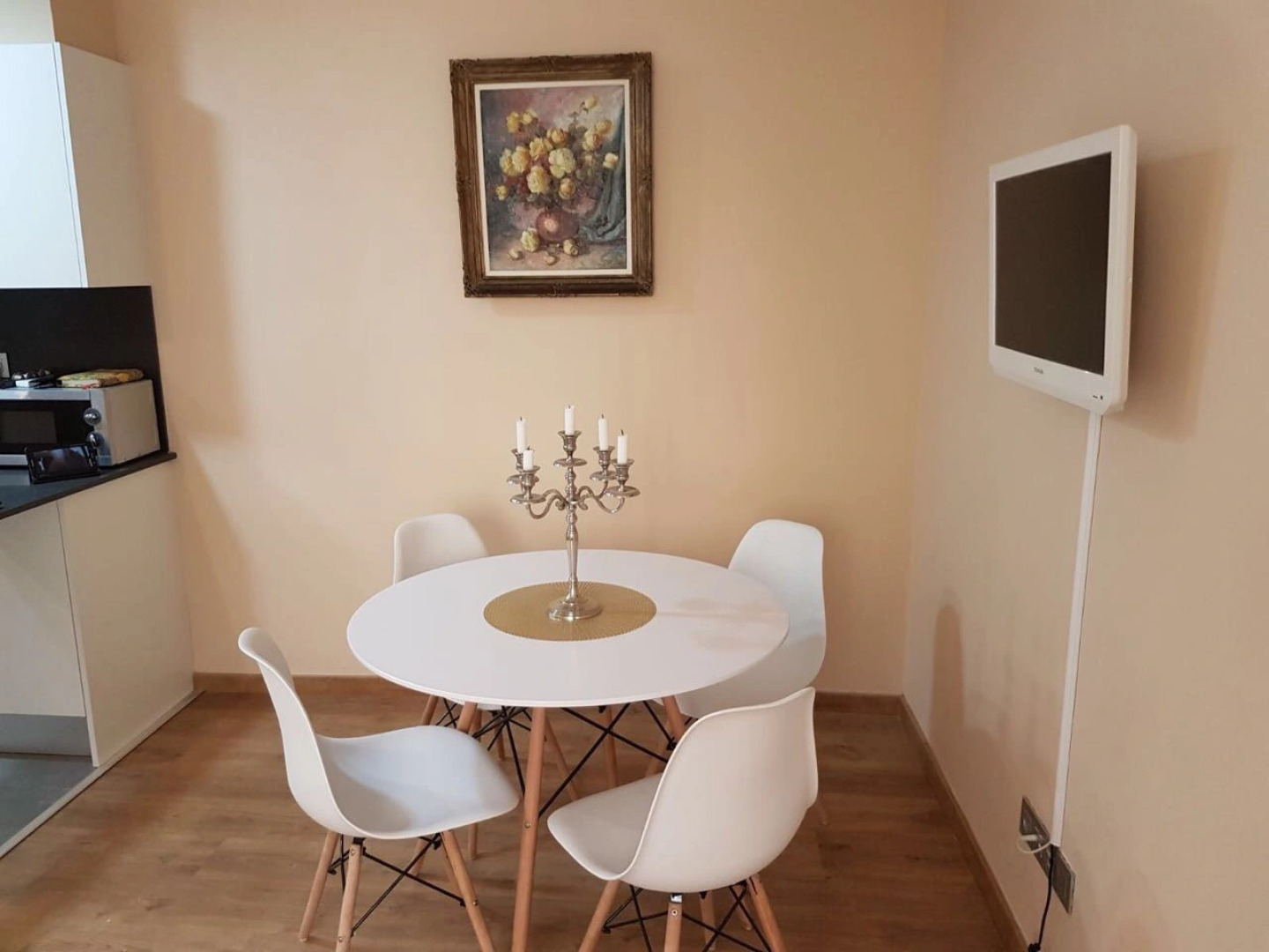 Апартаменты Cozy Perfect Situation - Metro Center