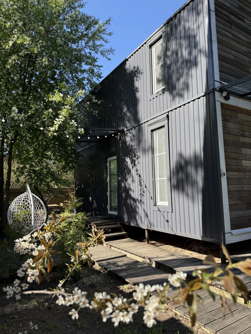 Коттеджи Скворешники