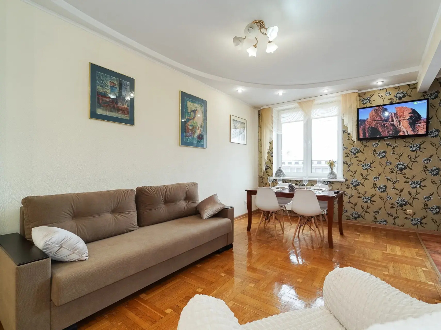 Квартира Просторная 3-комнатная в Центре Возле Метро