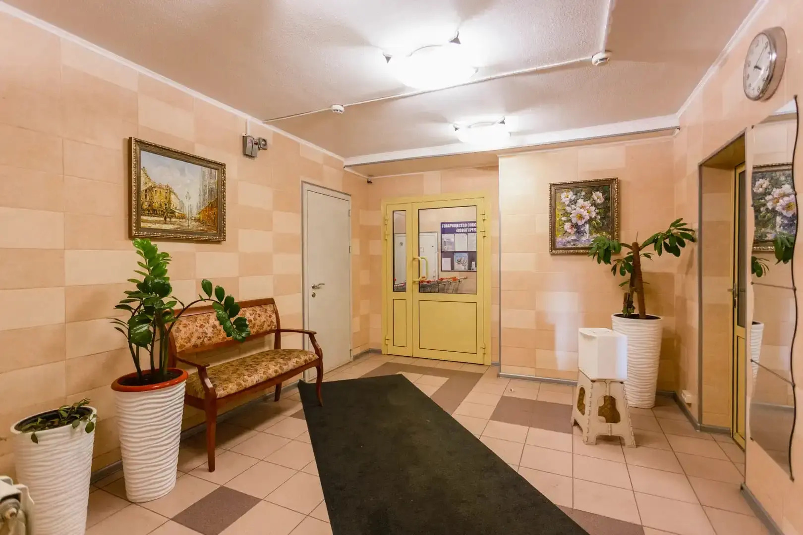 Квартира трехкомнатная в 15 минутах от центра