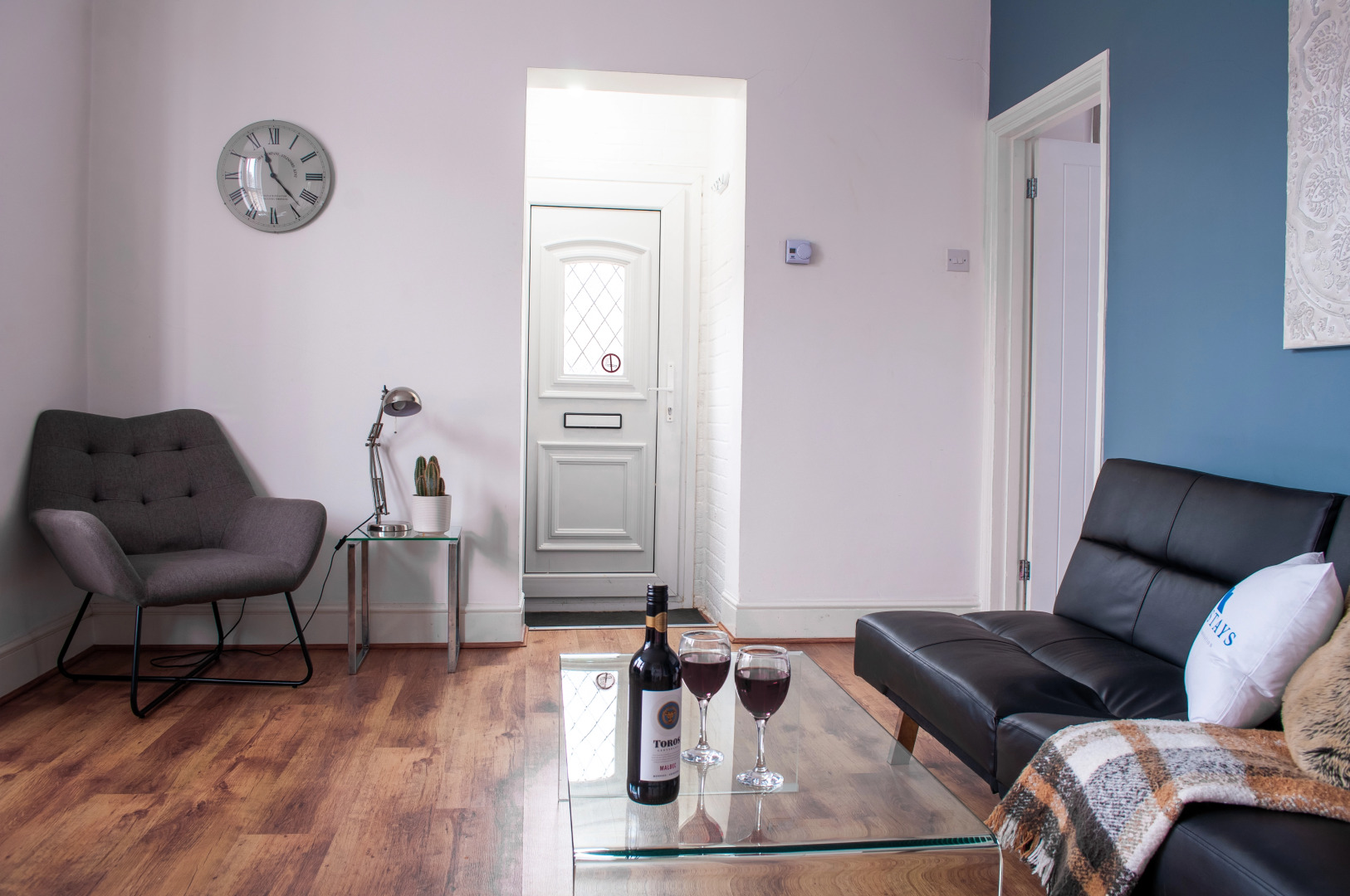 Квартира  Bedford Rd Apartment| Ideal for Hospital & Town Cn