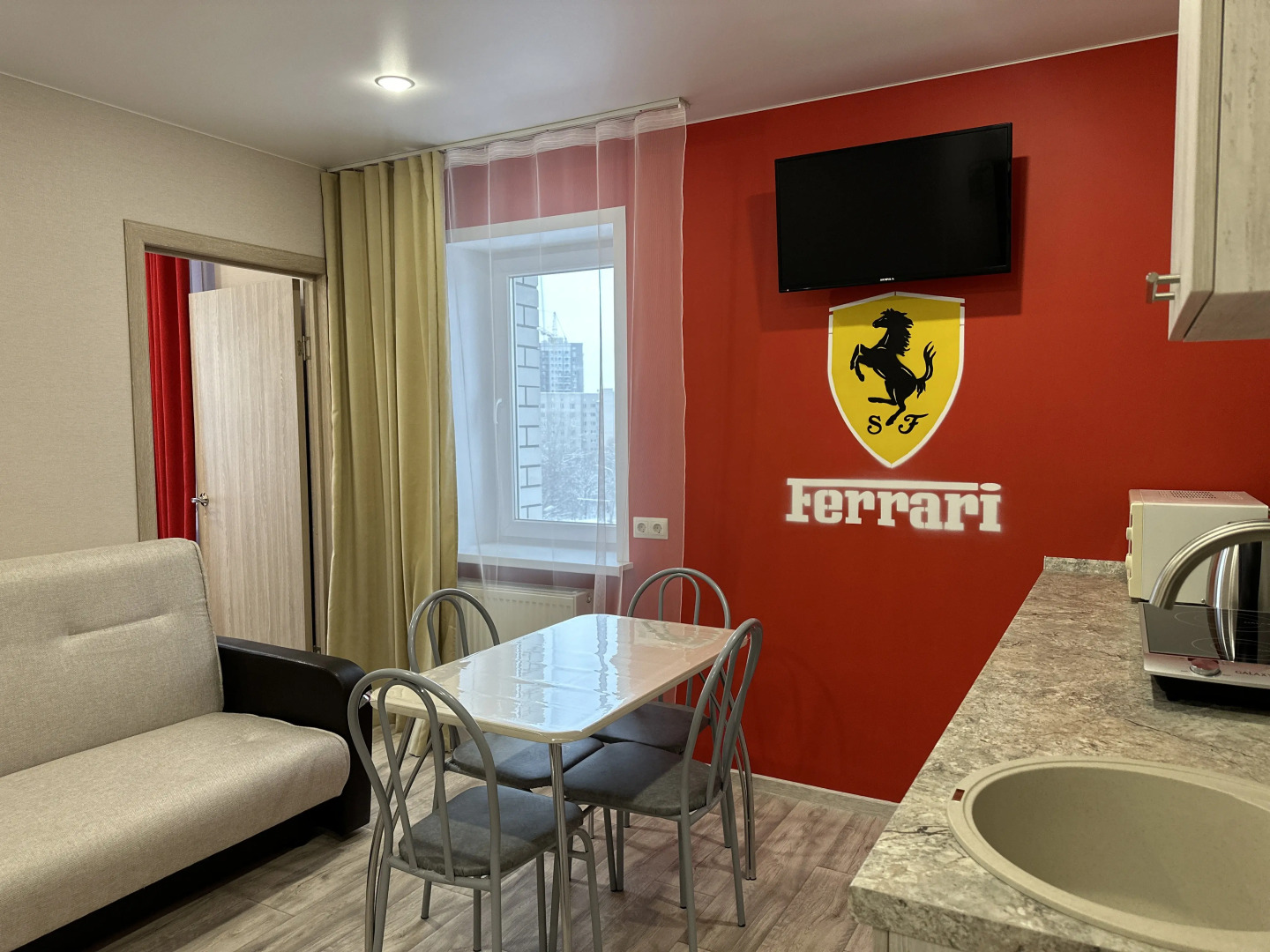 Апартаменты Форд против Феррари