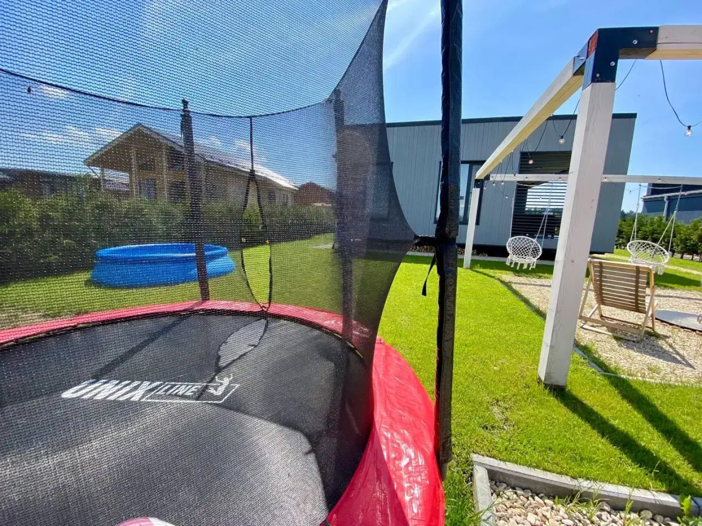 Частный дом с красивой костровой зоной